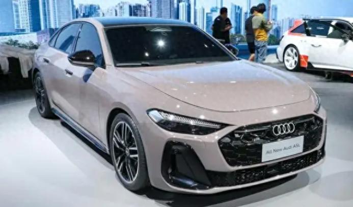 与现款A4L同堂销售,一汽奥迪A5L实车下线,明年上市