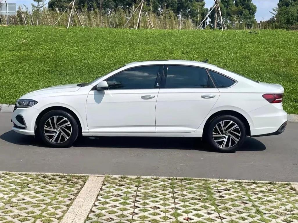 大众朗逸五百万纪念款1.5L:经典家轿的“务实经济学